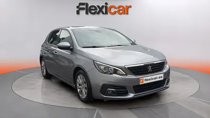 Usado Peugeot 308 Style 131 CV (96 kW) 2020 Gris Utilitario