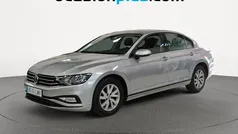 Gris plata Usado 2021 VW Passat Business Berlina | 16.355 € (Buen precio)