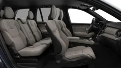Usado 2025 Volvo XC90 Plus SUV | 71.218 € (Buen precio)