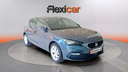 Usado Seat Leon Style 131 CV (96 kW) 2023 Gris Berlina
