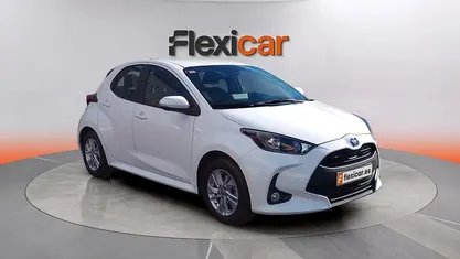 Usado Toyota Yaris Hybrid Active 116 CV (85 kW) 2021 Berlina