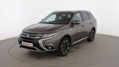 Gris Usado 2016 Mitsubishi Outlander P-HEV SUV | 18.099 € (Precio justo)