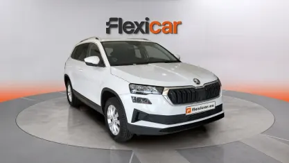 Usado Skoda Karoq Ambition 116 CV (85 kW) 2022 Blanco SUV