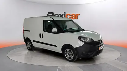 Usado Fiat Doblò Easy 95 CV (69 kW) 2020 Blanco Monovolumen