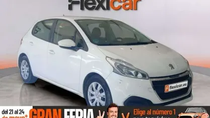 Usado Peugeot 208 Active 101 CV (74 kW) 2020 Blanco Utilitario