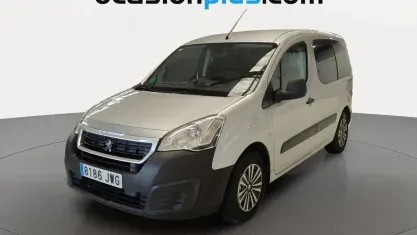 Usado Peugeot Partner Tepee Access 100 CV (73 kW) 2017 Gris plata Monovolumen