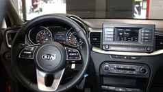 Rojo Usado 2023 Kia Ceed | 21.500 € (Precio justo)