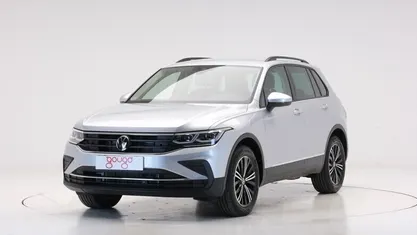 Gris / plata Usado 2023 VW Tiguan Life SUV | 29.000 € (Precio justo)