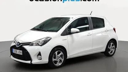 Usado Toyota Yaris Hybrid Active 100 CV (73 kW) 2016 Utilitario