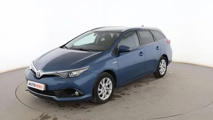 Usado Toyota Auris Touring Sports Active 136 HP (100 kW) 2015 Azul Carrinha
