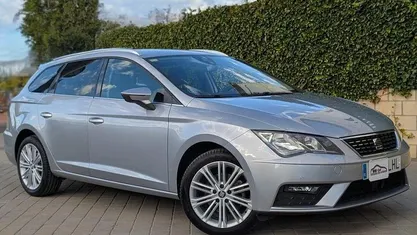 Usado Seat Leon XCELLENCE 130 CV (95 kW) 2020 Gris Familiar