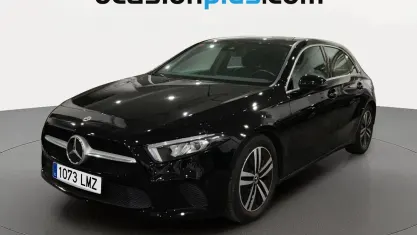 Usado Mercedes A180 136 CV (100 kW) 2021 Negro Utilitario