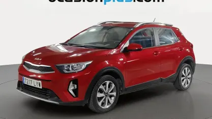 Usado Kia Stonic 100 CV (73 kW) 2022 Rojo SUV