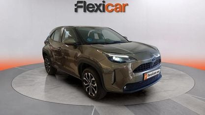 Usado Toyota Yaris Hybrid Active 116 CV (85 kW) 2024 Gris