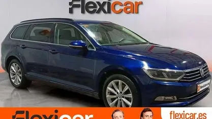 Usado VW Passat Advance 120 CV (88 kW) 2017 Azul Familiar
