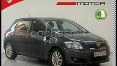 Gris / plata Usado 2007 Toyota Auris Luna Berlina | 7990 € (Precio justo)