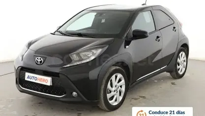 Usado Toyota Aygo X Play 72 CV (52 kW) 2024 Negro SUV
