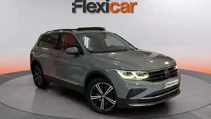 Usado VW Tiguan Life 150 CV (110 kW) 2022 Gris SUV