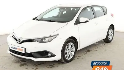 Usado Toyota Auris Active 116 CV (85 kW) 2016 Blanco Berlina