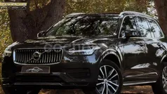 Gris / plata Usado 2022 Volvo XC90 Core SUV | 39.900 € (Precio justo)