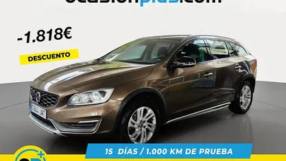 Marrón Usado 2016 Volvo V60 CC Kinetic Familiar | 12.732 € (Buen precio)