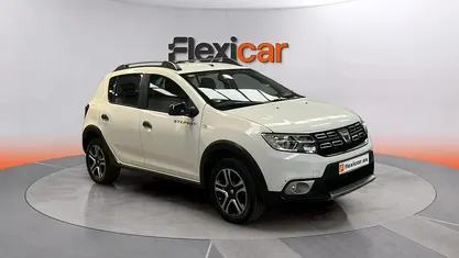 Begagnad Dacia Sandero Essentiel 100 HK (73 kW) 2020 Vit Sedan