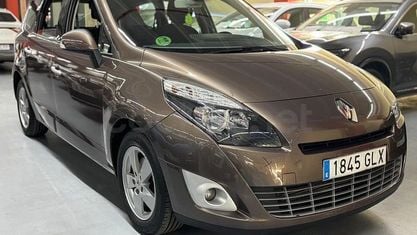 Usado Renault Grand Scénic III Dynamique 131 CV (96 kW) 2009 Marrón Monovolumen
