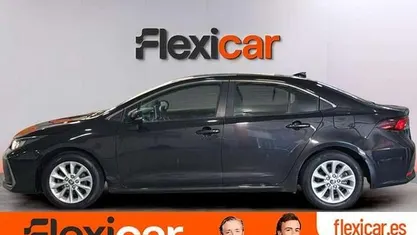 Usado Toyota Corolla Active 122 CV (89 kW) 2022 Negro Berlina
