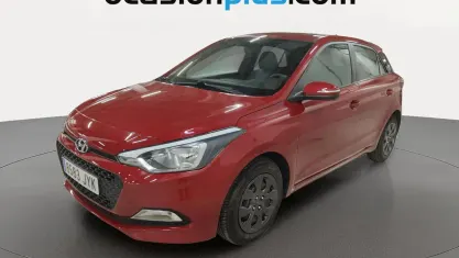 Usado Hyundai i20 84 CV (61 kW) 2017 Rojo Utilitario