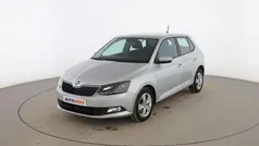 Gris Usado 2016 Skoda Fabia Ambition Berlina | 8999 € (Buen precio)