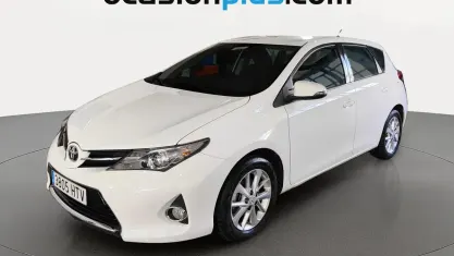 Usado Toyota Auris Active 132 CV (97 kW) 2013 Blanco Utilitario