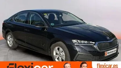 Usado Skoda Octavia Ambition 116 CV (85 kW) 2022 Negro Utilitario