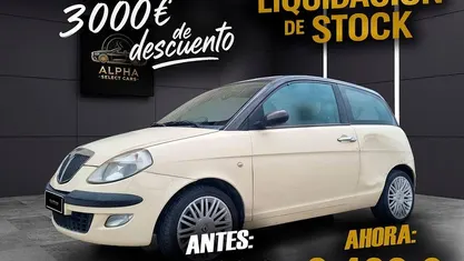Usado Lancia Ypsilon 75 CV (55 kW) 2006 Blanco Utilitario