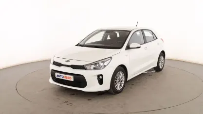 Usado Kia Rio 100 CV (73 kW) 2020 Blanco Berlina