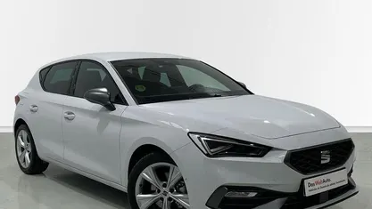 Blanco Usado 2025 Seat Leon FR Berlina | 21.990 € (Precio justo)