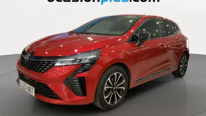 Usado Renault Clio Techno 101 CV (74 kW) 2025 Rojo Utilitario