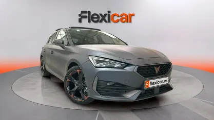 Usado Cupra Leon 150 HP (110 kW) 2024 Preto Sedan
