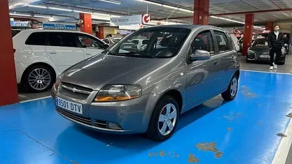 Gris / plata Usado 2005 Chevrolet Kalos SX Berlina | 2990 € (Precio justo)