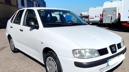 Brugt Seat Cordoba Sport 100 HK (73 kW) 2003 Hvid Sedan