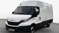 Blanco Usado 2023 Iveco Daily Berlina | 25.218 € (Buen precio)