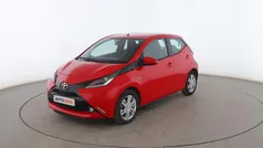 Rojo Usado 2016 Toyota Aygo X-play Utilitario | 9299 € (Precio justo)