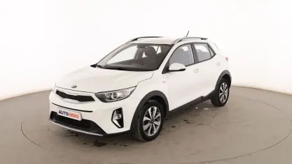 Usado Kia Stonic 84 CV (61 kW) 2021 Blanco SUV