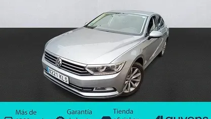 Usado VW Passat Advance 120 CV (88 kW) 2018 Gris Berlina