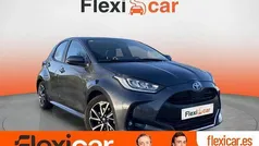 Usado 2023 Toyota Yaris Hybrid Active Berlina | 21.390 € (Precio justo)