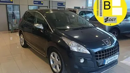 Usado Peugeot 3008 115 CV (84 kW) 2013 Gris Familiar