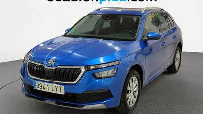 Usado Skoda Kamiq 110 CV (80 kW) 2022 Azul SUV