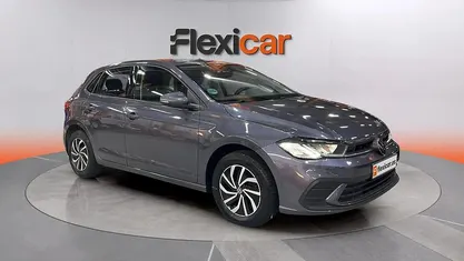 Begagnad VW Polo Life 95 HK (69 kW) 2023 Grå Halvkombi