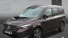 Rojo Usado 2024 Mercedes T180 Progressive Monovolumen | 34.900 € (Caro)