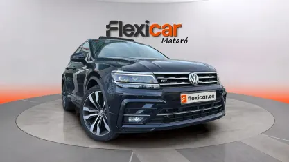 Usado VW Tiguan Sportline 190 CV (139 kW) 2019 Negro SUV