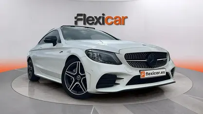 Usado Mercedes C220 194 CV (142 kW) 2019 Blanco Coupe